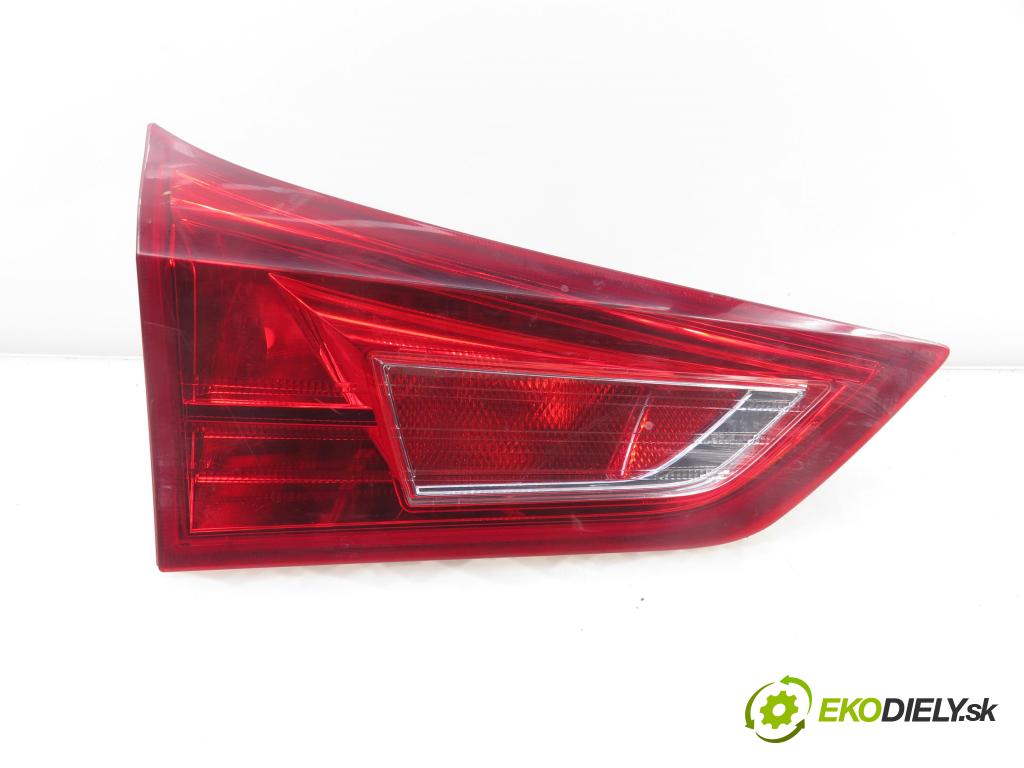 TOYOTA AURIS TOURING SPORTS (_E18_) KOMBI 2014 91,00 2.0 D-4D 124 (ADE186_) - 1AD-FTV 1998,00 světlo levé zadní kufr