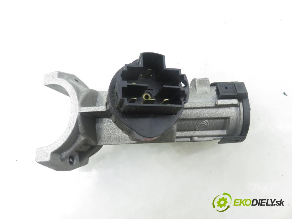 CITROEN JUMPER Skrzynia FURGON 2011 74,00 2.2 HDi 100 - 4HV (P22DTE) 2198,00 spínačka 010990013 (Spínací skříňka)