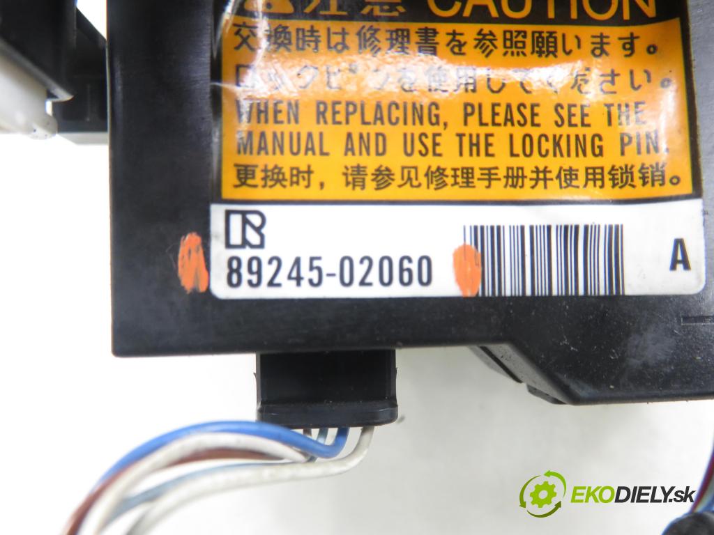 TOYOTA AURIS TOURING SPORTS (_E18_) KOMBI 2014 91,00 2.0 D-4D 124 (ADE186_) - 1AD-FTV 1998,00 páčka/prepínač 8924502060 ; 17F852