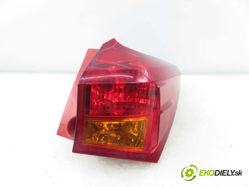 TOYOTA AURIS TOURING SPORTS (_E18_) KOMBI 2014 91,00 2.0 D-4D 124 (ADE186_) - 1AD-FTV 1998,00 Svetlo pravé zadné 