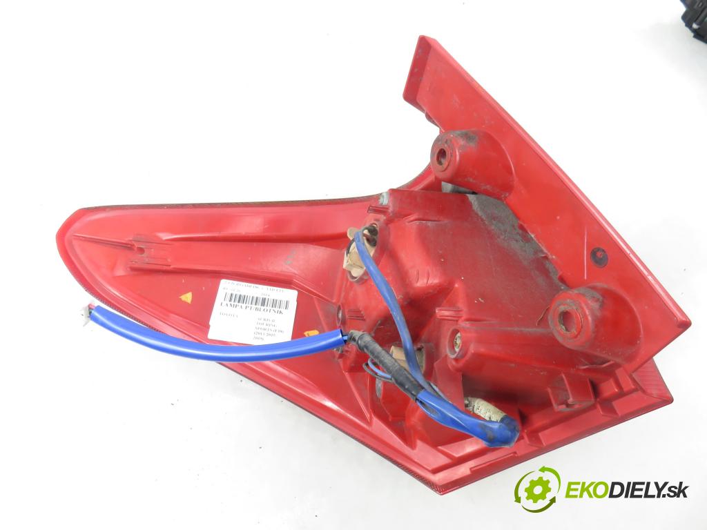 TOYOTA AURIS TOURING SPORTS (_E18_) KOMBI 2014 91,00 2.0 D-4D 124 (ADE186_) - 1AD-FTV 1998,00 Svetlo pravé zadné