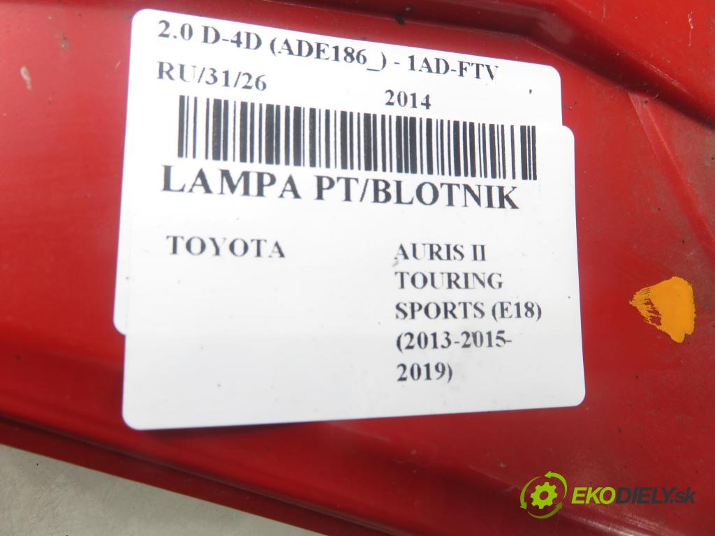 TOYOTA AURIS TOURING SPORTS (_E18_) KOMBI 2014 91,00 2.0 D-4D 124 (ADE186_) - 1AD-FTV 1998,00 Svetlo pravé zadné