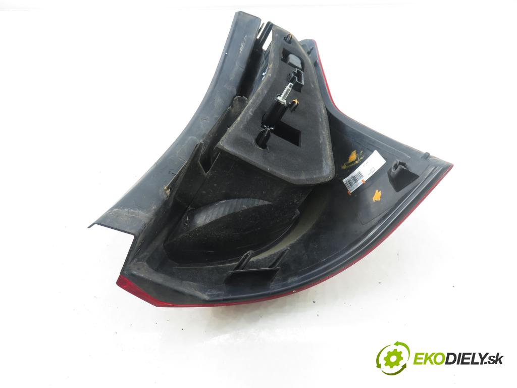 DACIA SANDERO HB 2009 55,00 1.4 - K7J 710 1390,00 Svetlo ľavé zadné 8200734825