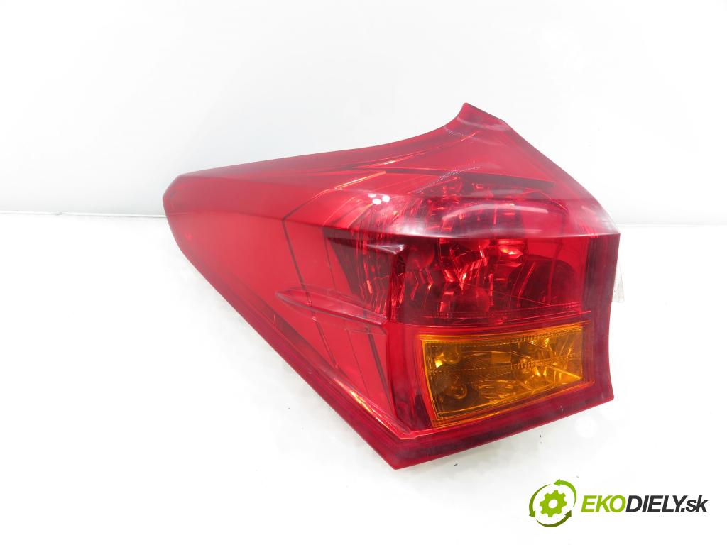 TOYOTA AURIS TOURING SPORTS (_E18_) KOMBI 2014 91,00 2.0 D-4D 124 (ADE186_) - 1AD-FTV 1998,00 Svetlo ľavé zadné