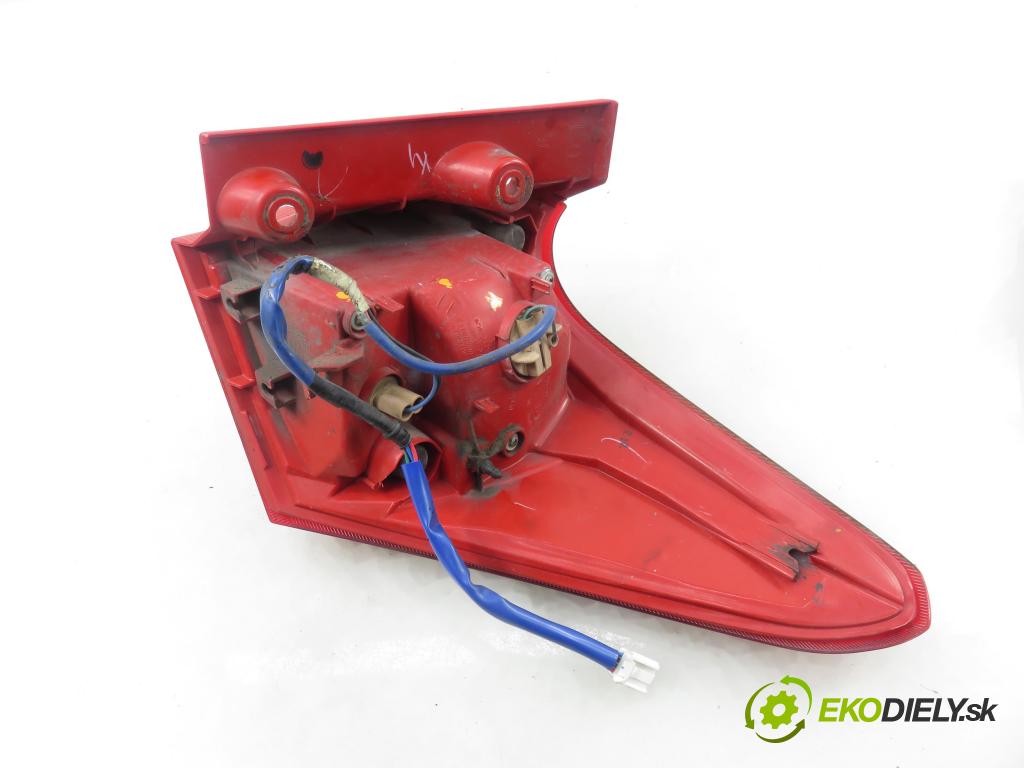 TOYOTA AURIS TOURING SPORTS (_E18_) KOMBI 2014 91,00 2.0 D-4D 124 (ADE186_) - 1AD-FTV 1998,00 Svetlo ľavé zadné