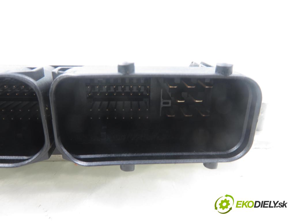 AUDI A4 Avant (8E5, B6) KOMBI 2002 96,00 1.9 TDI - AWX 1896,00 Riadiaca jednotka Motor 038906019JQ ; 0281011142