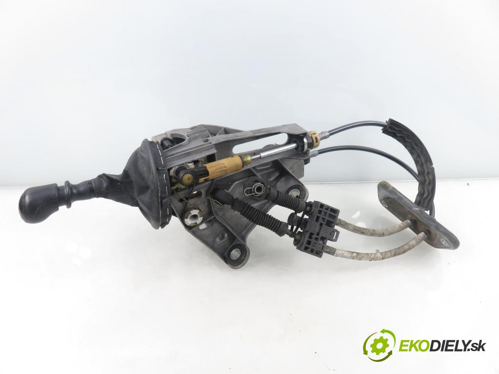 VW TRANSPORTER V Skrzynia (7HA, 7HH, 7EA, 7EH) FURGON 2004 77,00 1.9 TDI PD 105 - AXB 1896,00 ZVEDÁK: 7H0711116