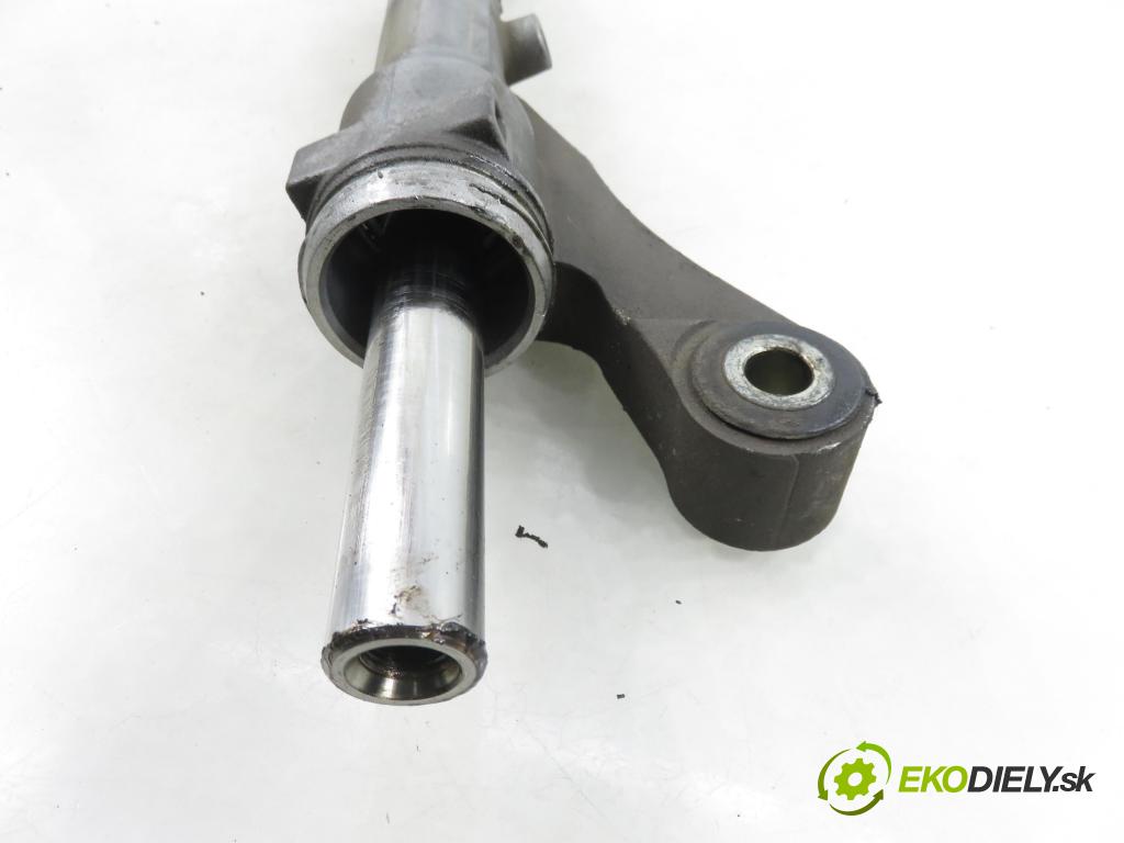 FORD FIESTA VI (CB1,CCN) HB 2011 51,00 1.4 TDCi - KVJA 1399,00 Riadenie bez servočerpadlo 8V513200CH