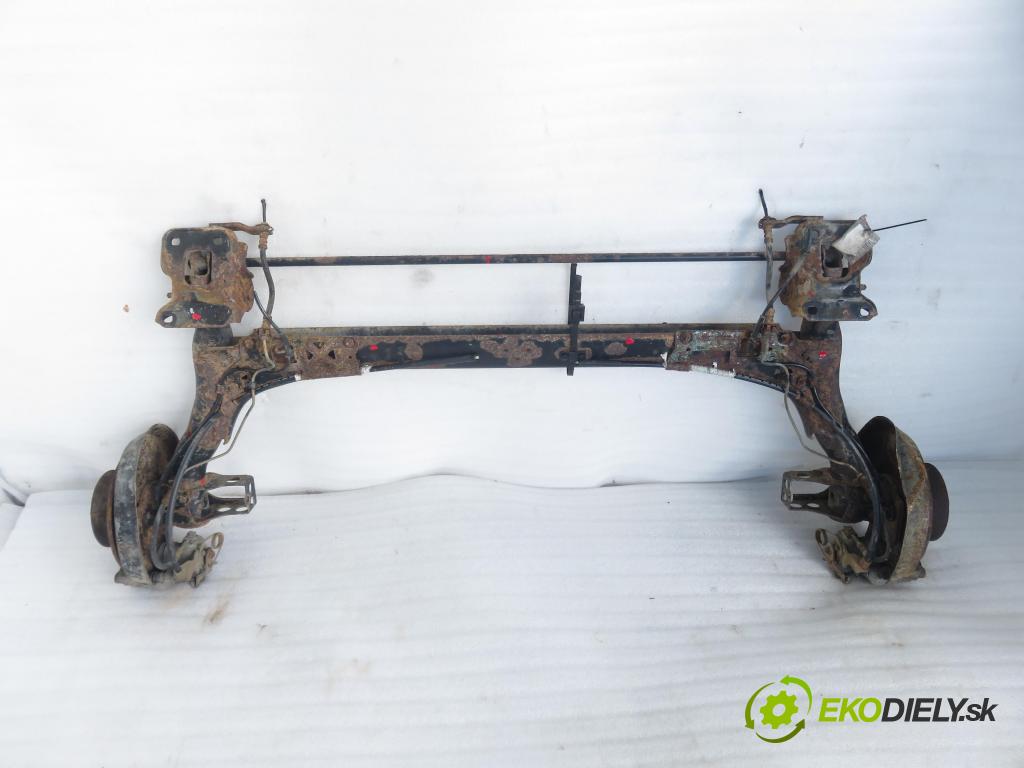 AUDI A4 (8D2, B5) SEDAN 2000 85,00 1.9 TDI - AJM 1896,00 výztuha zadní část ABS 