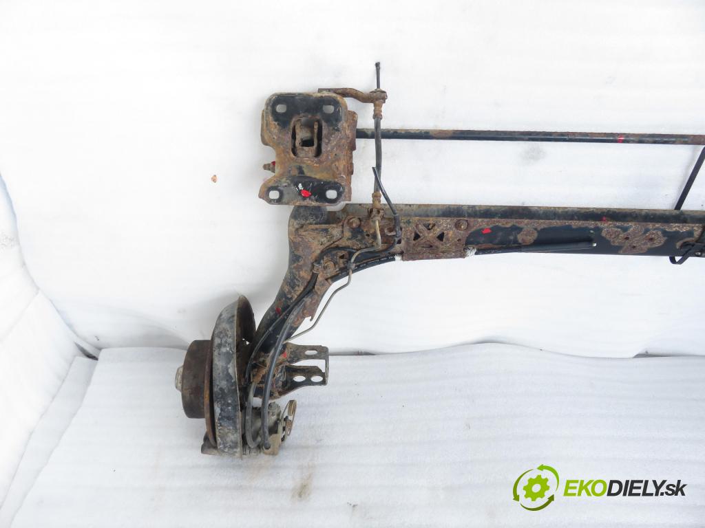 AUDI A4 (8D2, B5) SEDAN 2000 85,00 1.9 TDI - AJM 1896,00 výztuha zadní část ABS