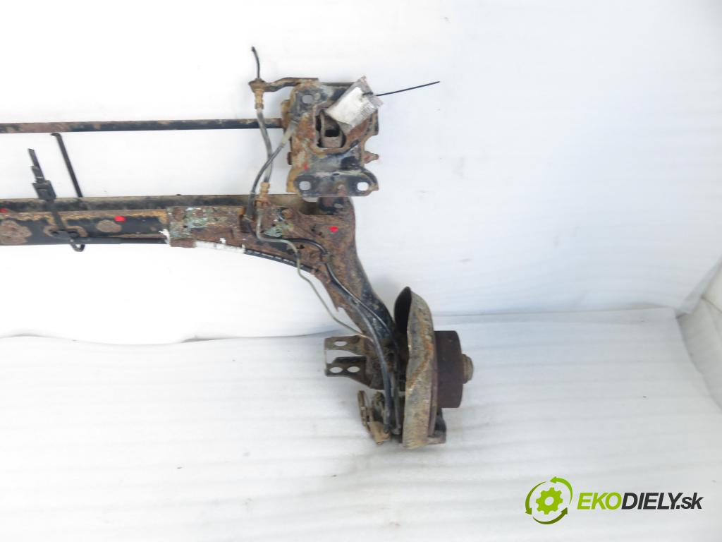 AUDI A4 (8D2, B5) SEDAN 2000 85,00 1.9 TDI - AJM 1896,00 výztuha zadní část ABS