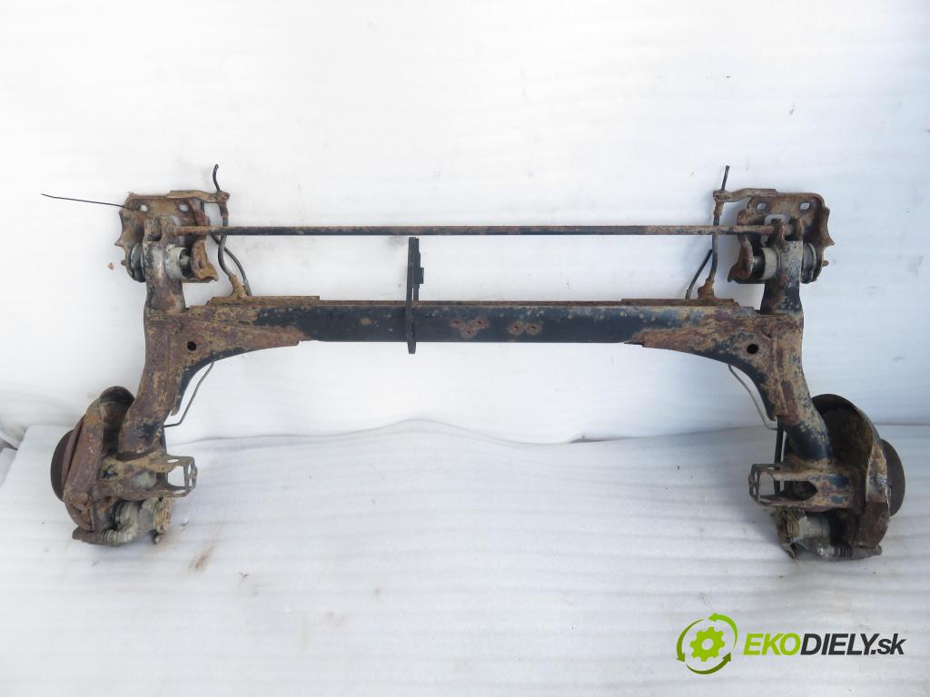 AUDI A4 (8D2, B5) SEDAN 2000 85,00 1.9 TDI - AJM 1896,00 výztuha zadní část ABS