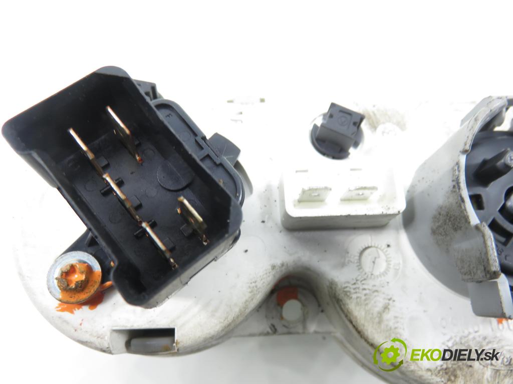 FORD FOCUS Turnier (DNW) HB 2001 66,00 1.8 TDDi 90 - C9DA 1753,00 Panel kúrenia KLIMATIZACE: 98AB18C419AF