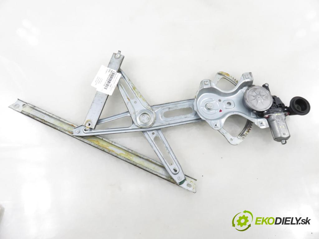 TOYOTA AURIS TOURING SPORTS (_E18_) KOMBI 2014 91,00 2.0 D-4D 124 (ADE186_) - 1AD-FTV 1998,00 Mechanizmus okien 857100D100 ; AV2621002331