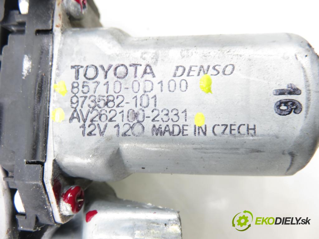 TOYOTA AURIS TOURING SPORTS (_E18_) KOMBI 2014 91,00 2.0 D-4D 124 (ADE186_) - 1AD-FTV 1998,00 Mechanizmus okien 857100D100 ; AV2621002331