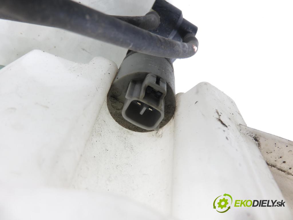 TOYOTA AURIS TOURING SPORTS (_E18_) KOMBI 2014 91,00 2.0 D-4D 124 (ADE186_) - 1AD-FTV 1998,00 Nádržka ostrekovačov 8531002490 ; 1020962 (Kľučka dverí ostatné)