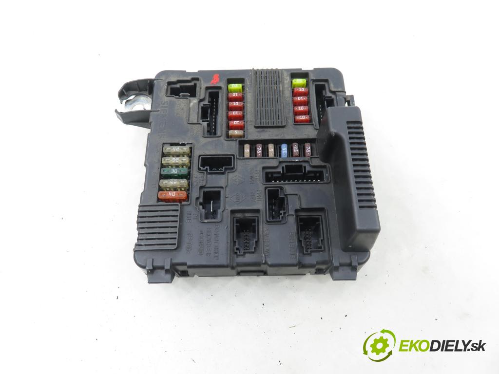 RENAULT MEGANE II (BM0/1_, CM0/1_) HB 2004 72,00 1.4 16V (BM0B, CM0B) - K4J 730 1390,00 MODUL BSM 8200306033A ; S118399300J