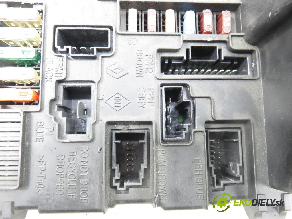 RENAULT MEGANE II (BM0/1_, CM0/1_) HB 2004 72,00 1.4 16V (BM0B, CM0B) - K4J 730 1390,00 MODUL BSM 8200306033A ; S118399300J