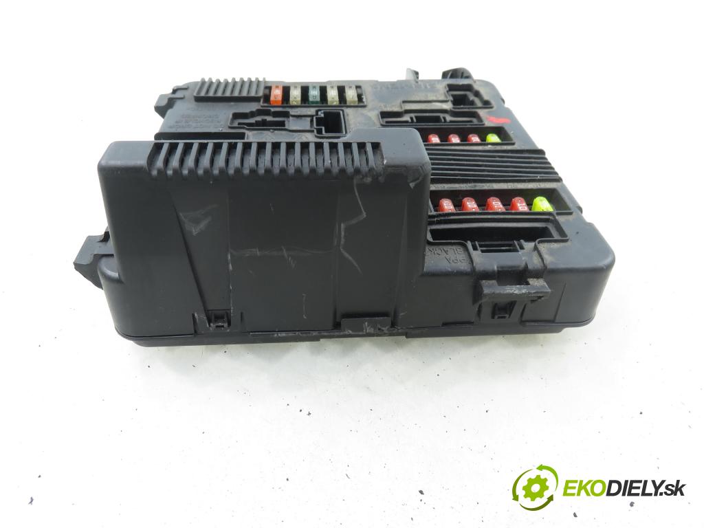 RENAULT MEGANE II (BM0/1_, CM0/1_) HB 2004 72,00 1.4 16V (BM0B, CM0B) - K4J 730 1390,00 MODUL BSM 8200306033A ; S118399300J