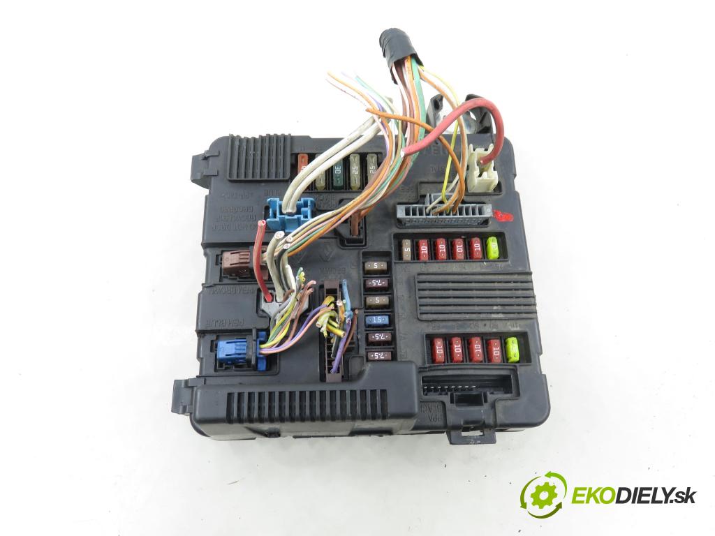 RENAULT MEGANE II (BM0/1_, CM0/1_) HB 2004 72,00 1.4 16V (BM0B, CM0B) - K4J 730 1390,00 MODUL BSM 8200306033A ; S118399300J