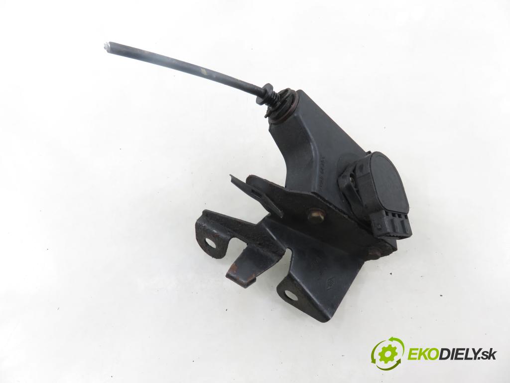 RENAULT CLIO II (BB_, CB_) HB 2002 59,00 1.9 dTi (B/CB0U) - F9Q 780 1870,00 Potenciometer plynu 7700431917 (Potenciometer plynového pedálu)