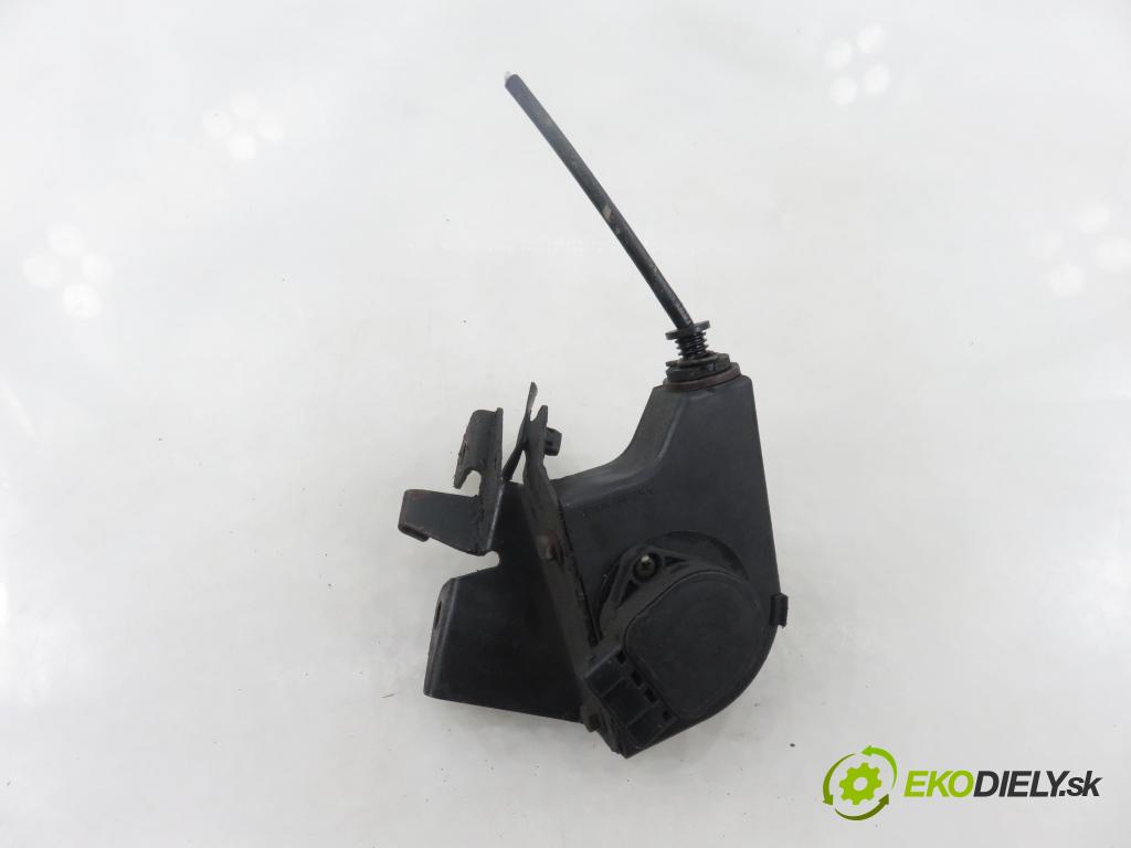 RENAULT CLIO II (BB_, CB_) HB 2002 59,00 1.9 dTi (B/CB0U) - F9Q 780 1870,00 Potenciometer plynu 7700431917 (Potenciometer plynového pedálu)