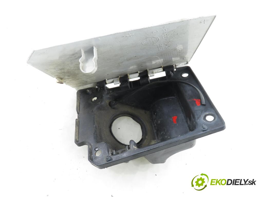 CITROEN JUMPER Skrzynia FURGON 2011 74,00 2.2 HDi 100 - 4HV (P22DTE) 2198,00 dvířka nádrže paliva  (Klika dveří ostatní)