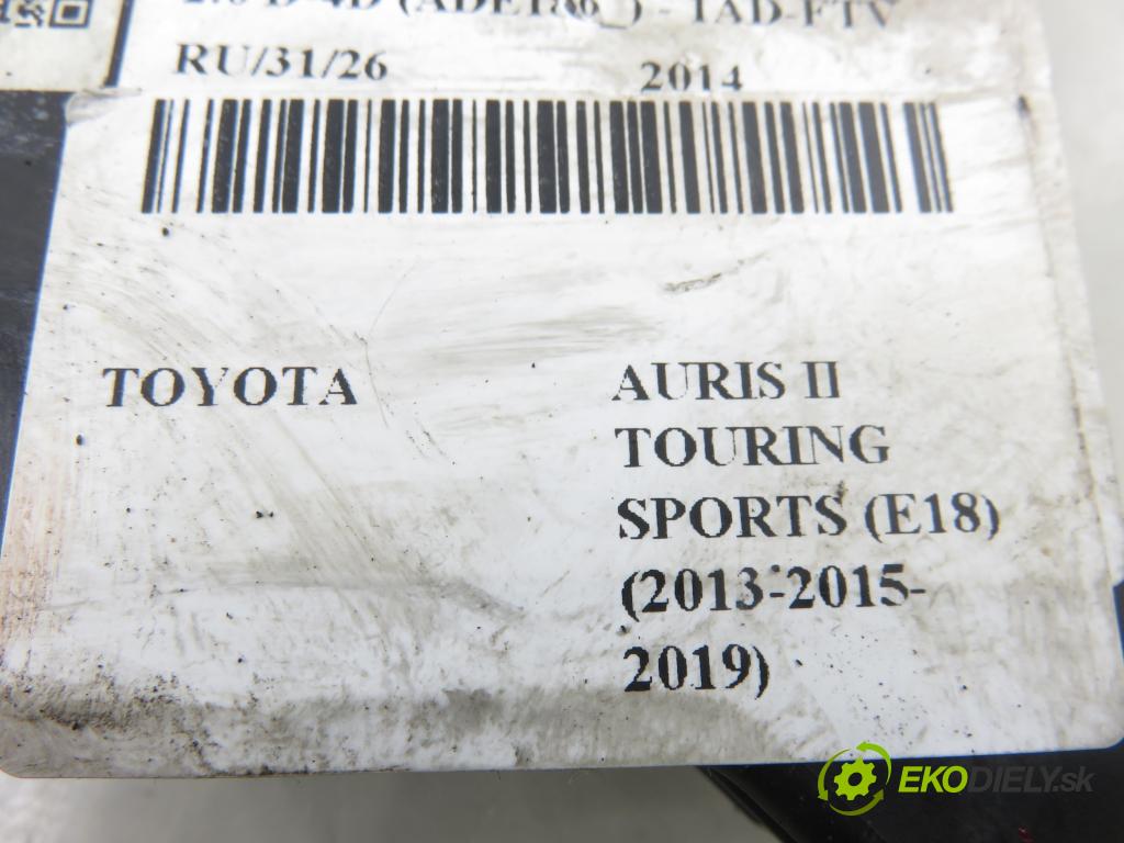 TOYOTA AURIS TOURING SPORTS (_E18_) KOMBI 2014 91,00 2.0 D-4D 124 (ADE186_) - 1AD-FTV 1998,00 Riadiaca jednotka klimatizácie 8865002D70 ; MB1778004450 (Kľučka dverí ostatné)