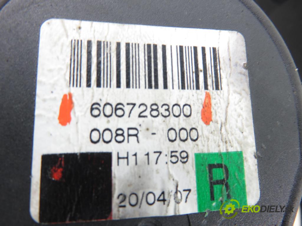 AUDI Q7 (4L) SUV 2007 171,00 3.0 TDI quattro - BUG 2967,00 Držiak bezpečnostný PP 606728300