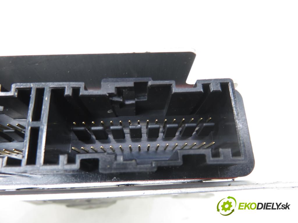 FIAT CROMA (194_) KOMBI 2006 110,00 1.9 D Multijet 150 - 939 A2.000 1910,00 MODUL air BAG 51746149