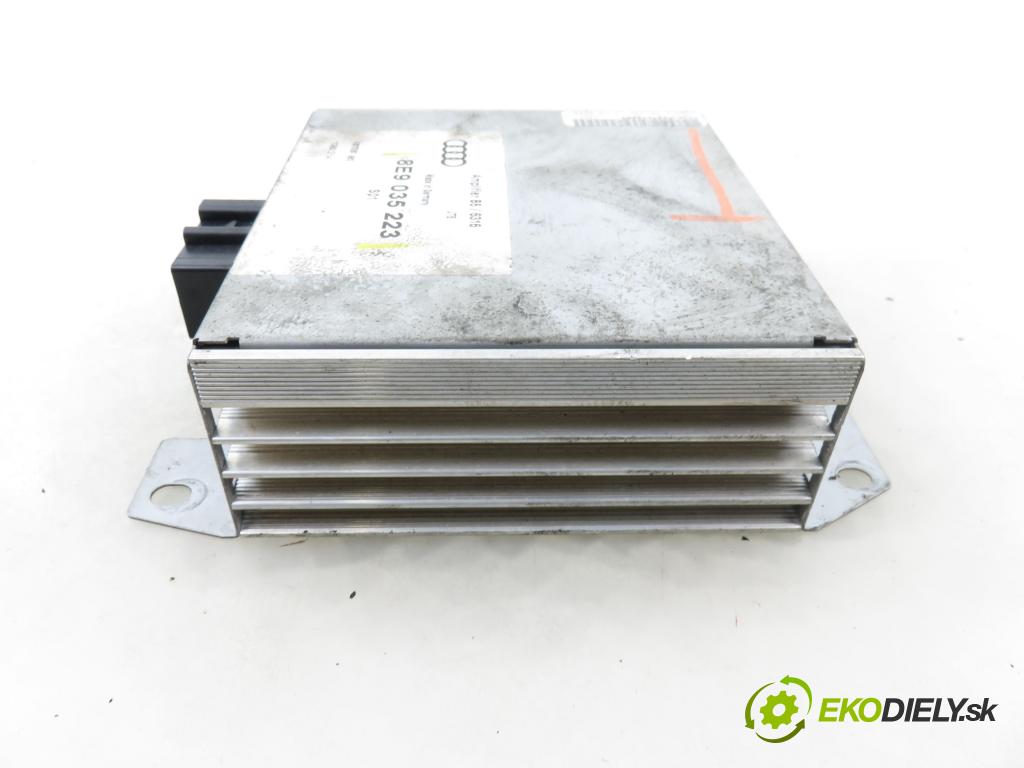 AUDI A4 Avant (8E5, B6) KOMBI 2002 96,00 1.9 TDI - AWX 1896,00 Zosilňovač 8E9035223 (Zosilňovač)