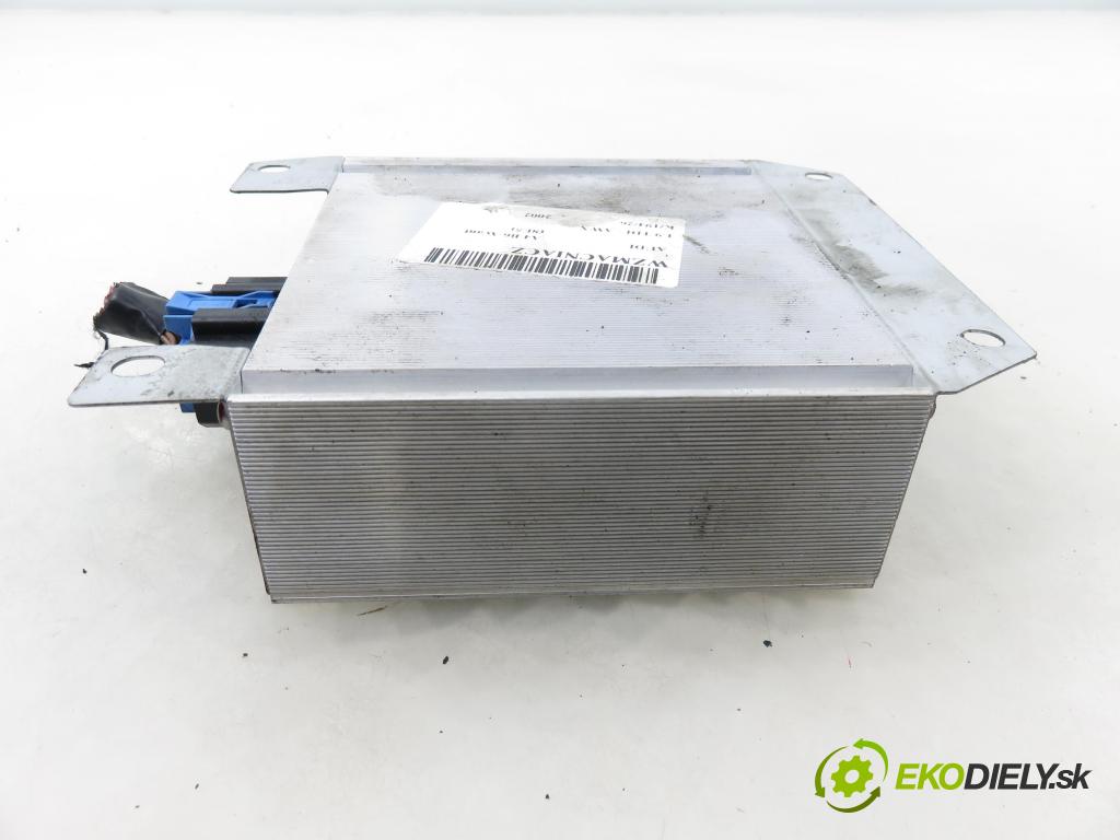 AUDI A4 Avant (8E5, B6) KOMBI 2002 96,00 1.9 TDI - AWX 1896,00 Zosilňovač 8E9035223 (Zosilňovač)