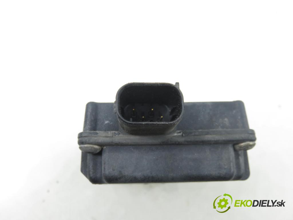 AUDI Q7 (4L) SUV 2007 171,00 3.0 TDI quattro - BUG 2967,00 riadiaca jednotka / MODUL INNE: 8E0909511