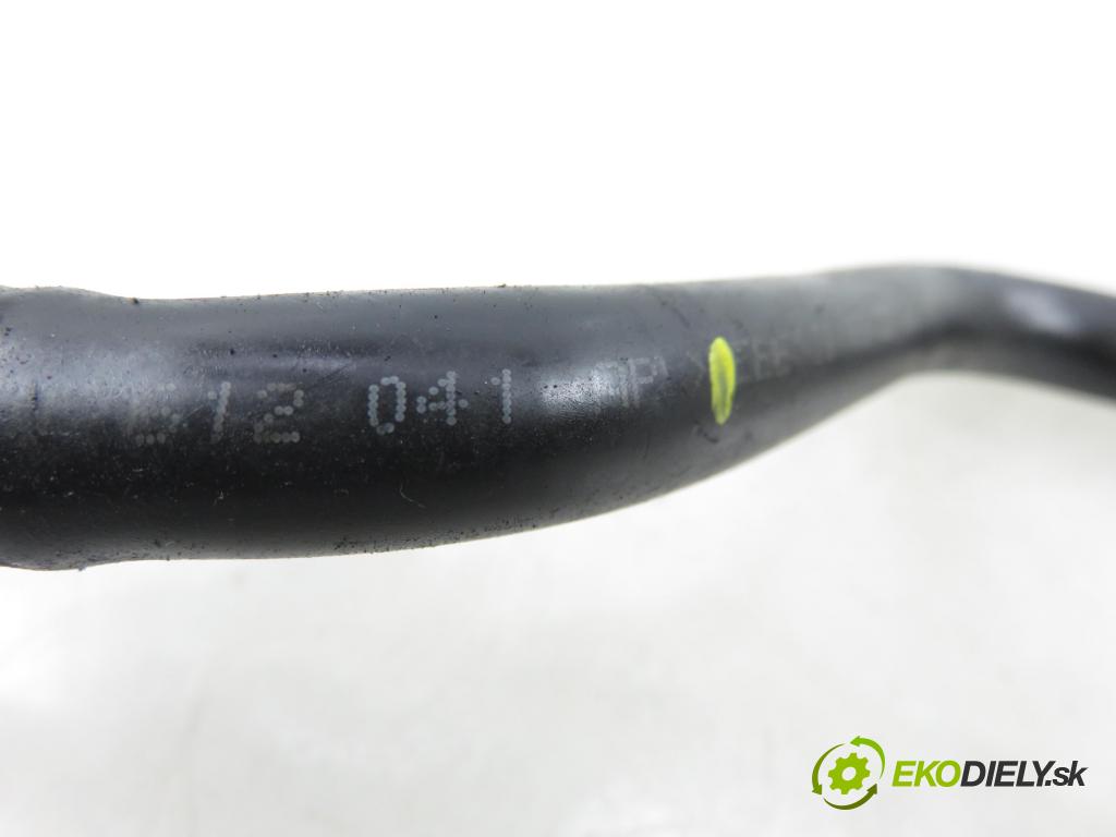 VW PASSAT B6 (3C2) SEDAN 2006 110,00 2.0 FSI - BVY 1984,00 rúrka do serva 3C0612041AP