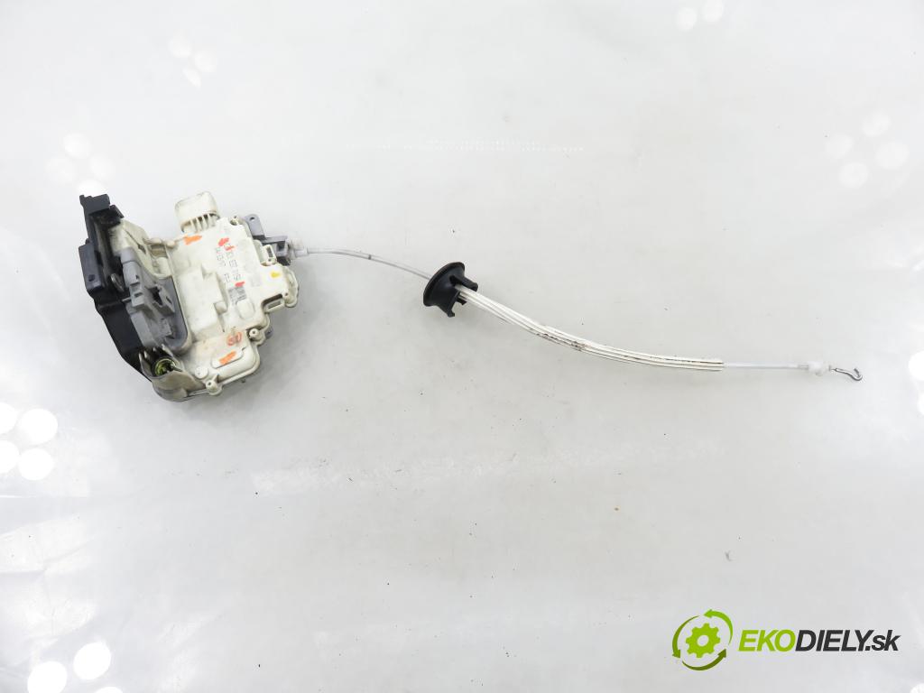 AUDI Q7 (4L) SUV 2007 171,00 3.0 TDI quattro - BUG 2967,00 zámok 3C1837015A