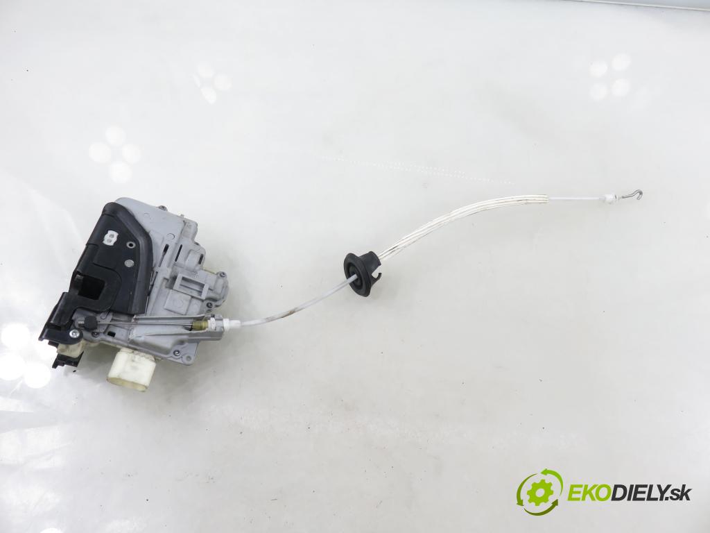 AUDI Q7 (4L) SUV 2007 171,00 3.0 TDI quattro - BUG 2967,00 zámok 3C1837015A