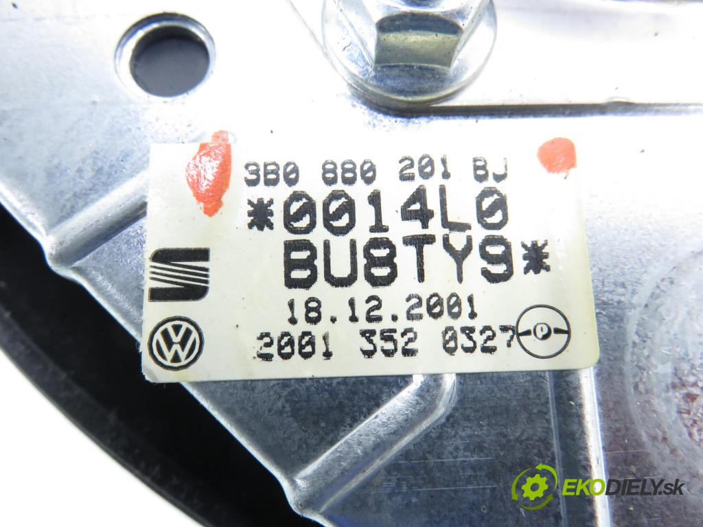 VW PASSAT B5.5 (3B3) SEDAN 2001 85,00 2 - AZM 1984,00 AirBag air BAG volantu 3B0880201BJ