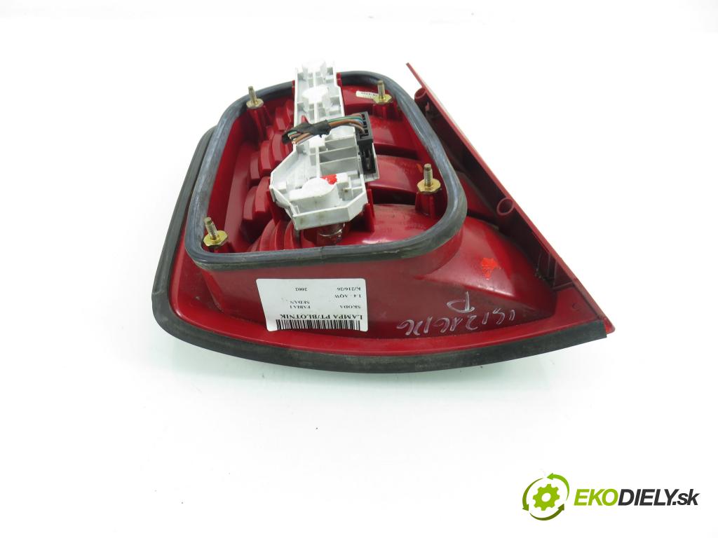 SKODA FABIA I SEDAN (6Y3) SEDAN 2002 50,00 1.4 - AQW 1397,00 Svetlo pravé zadné 6Y9945096B