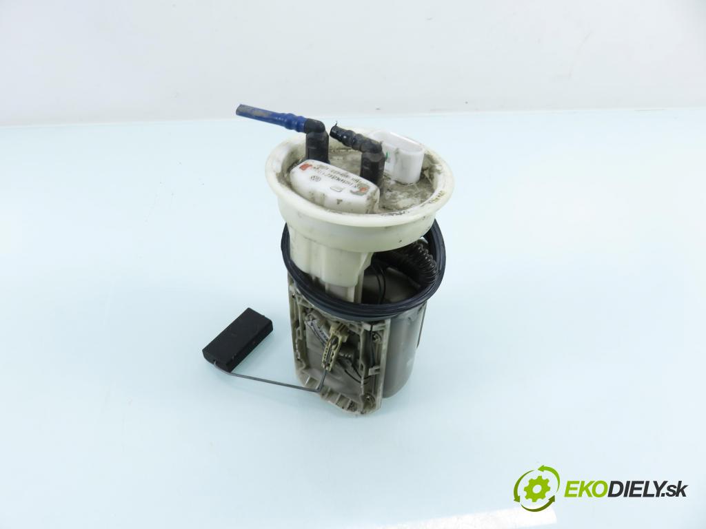 VW POLO (6N2) HB 2000 44,00 1.4 60 - AKK 1390,00 Pumpa paliva 6N0919051N