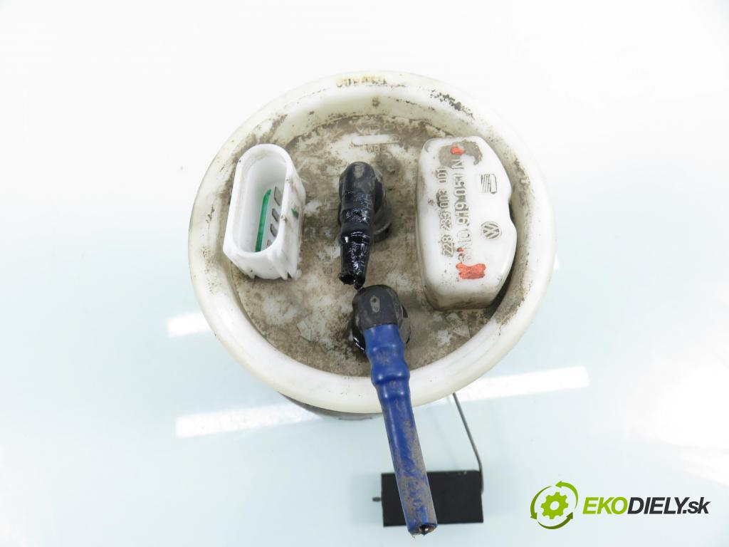 VW POLO (6N2) HB 2000 44,00 1.4 60 - AKK 1390,00 Pumpa paliva 6N0919051N