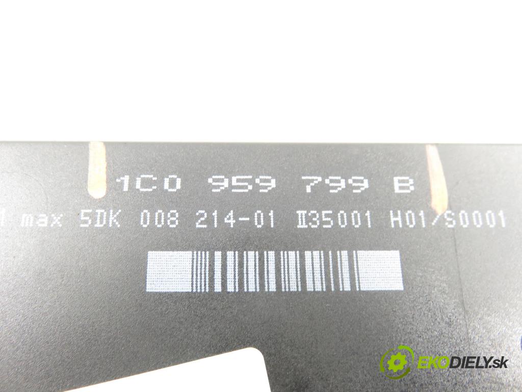 VW PASSAT B5.5 (3B3) SEDAN 2001 85,00 2 - AZM 1984,00 MODUL komfortu 1C0959799B