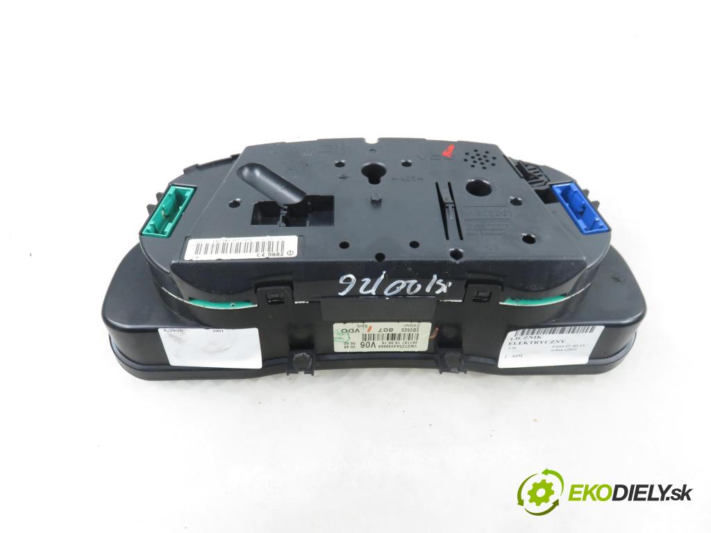 VW PASSAT B5.5 (3B3) SEDAN 2001 85,00 2 - AZM 1984,00 Prístrojovka elektrický 3B0920807