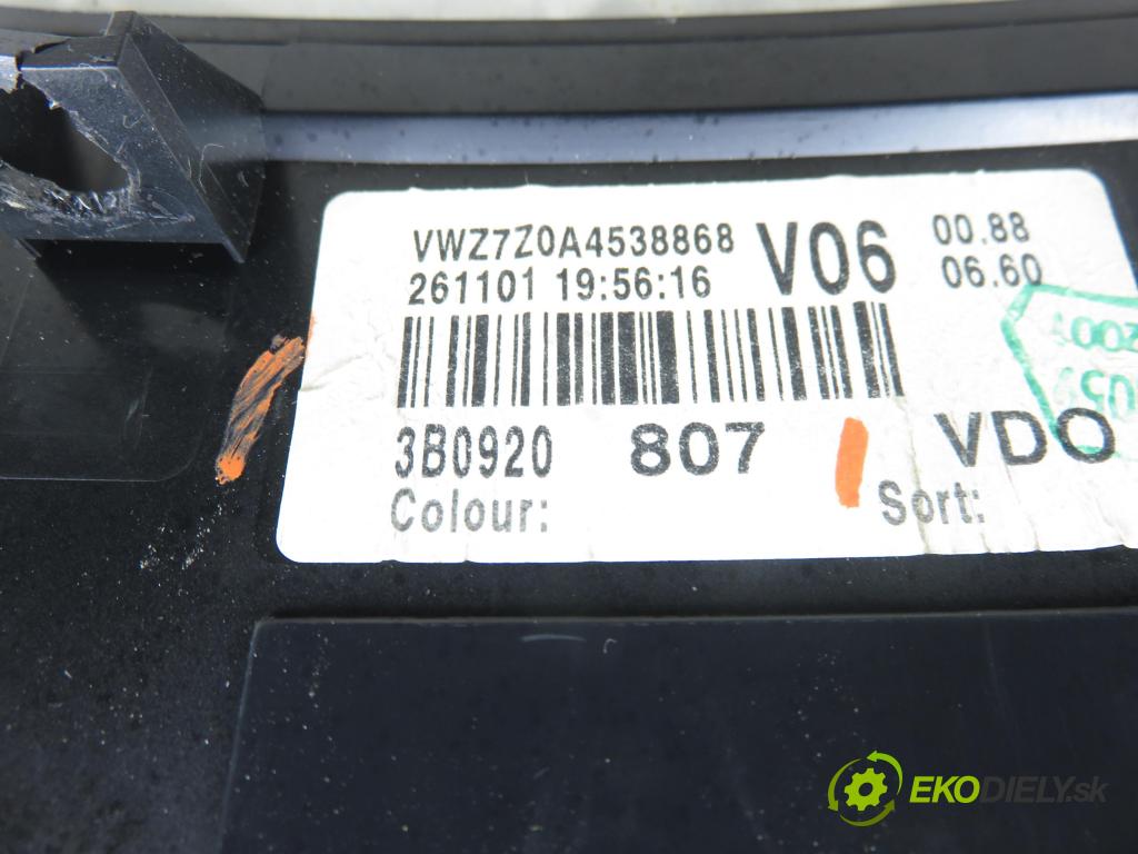 VW PASSAT B5.5 (3B3) SEDAN 2001 85,00 2 - AZM 1984,00 Prístrojovka elektrický 3B0920807