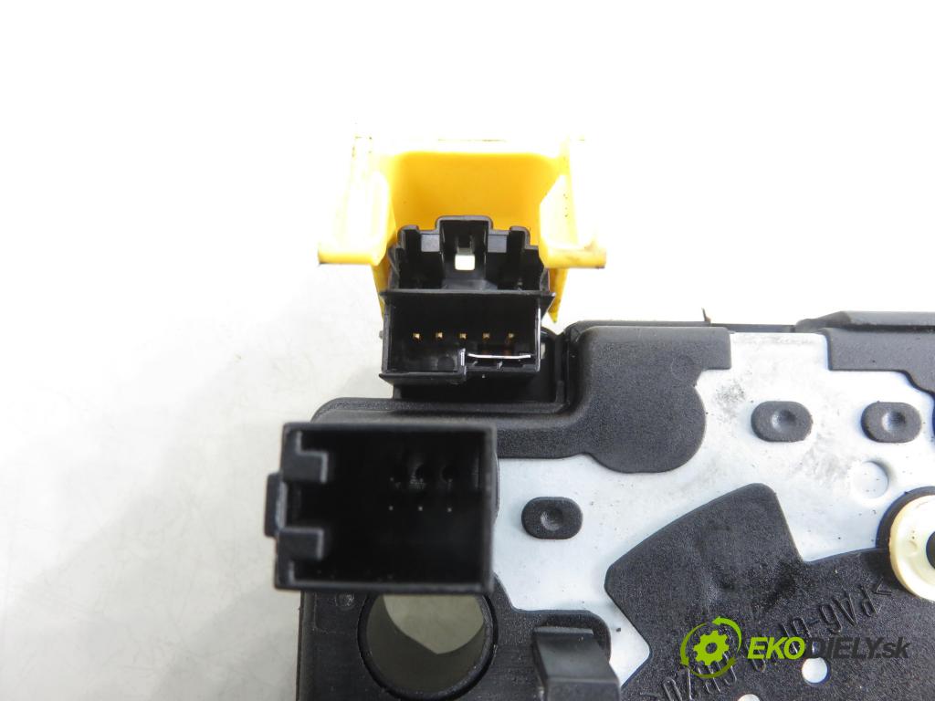 VW PASSAT B5.5 (3B3) SEDAN 2001 85,00 2 - AZM 1984,00 PÁSKA: air BAG 1J0959654AP