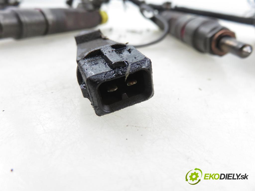 VOLVO 850 Kombi (LW) KOMBI 1997 103,00 2.5 TDI - D 5252 T 2461,00 Vstrekovacie ventily 074130202B ; 046130201F (Vstrekovací ventil)