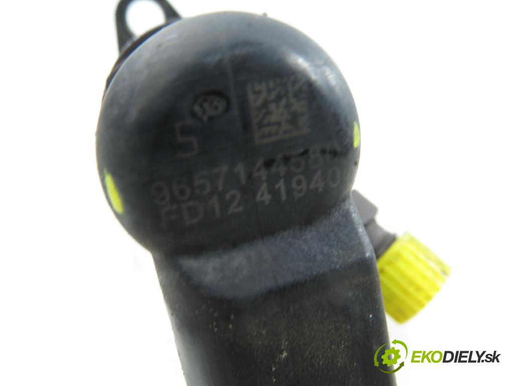 FORD FOCUS II (DA_, HCP) HB 2006 100,00 2.0 TDCi - G6DD 1997,00 vstrekovač 9657144580 (Vstrekovač paliva)