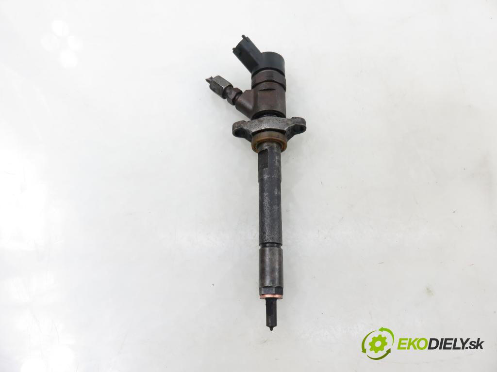 CITROEN C4 I (LC_) HB 2005 66,00 1.6 HDi - 9HX (DV6ATED4) 1560,00 vstrekovač 0445110239 (Vstrekovač paliva)