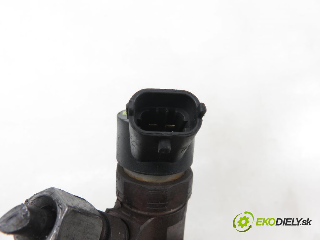 CITROEN C4 I (LC_) HB 2005 66,00 1.6 HDi - 9HX (DV6ATED4) 1560,00 vstrekovač 0445110239 (Vstrekovač paliva)