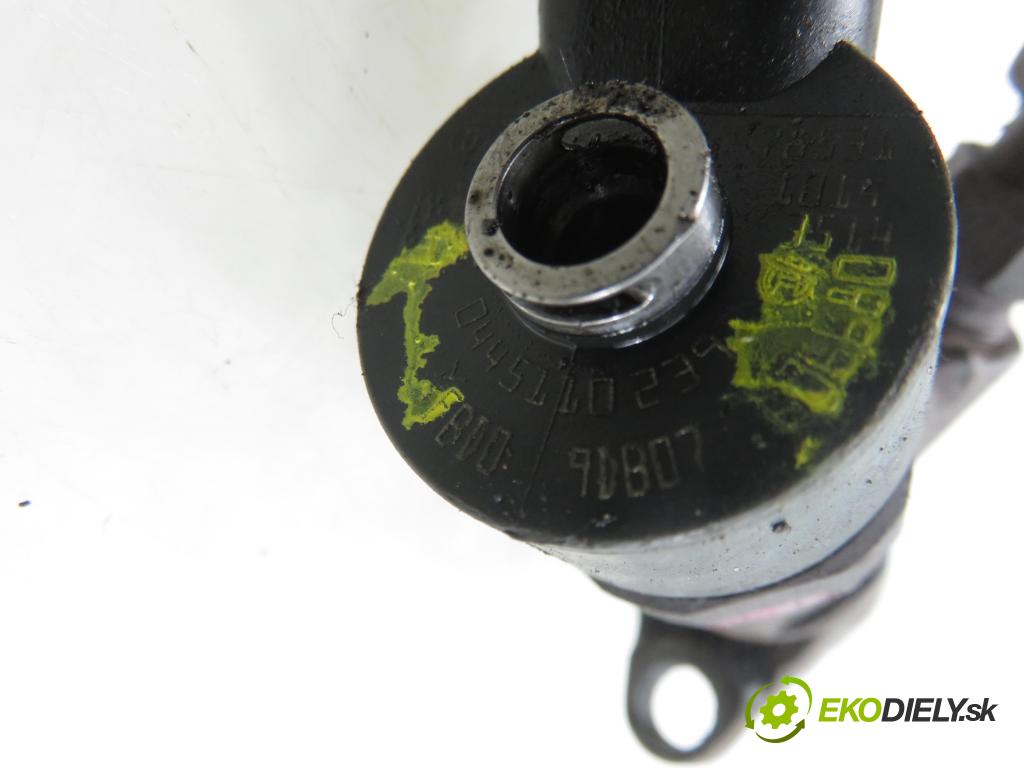 CITROEN C4 I (LC_) HB 2005 66,00 1.6 HDi - 9HX (DV6ATED4) 1560,00 vstrekovač 0445110239 (Vstrekovač paliva)