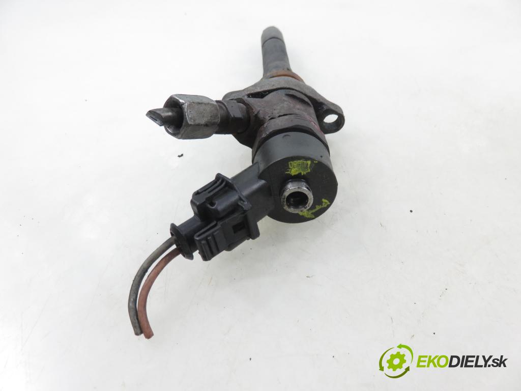 CITROEN C4 I (LC_) HB 2005 66,00 1.6 HDi - 9HX (DV6ATED4) 1560,00 vstrekovač 0445110239 (Vstrekovač paliva)